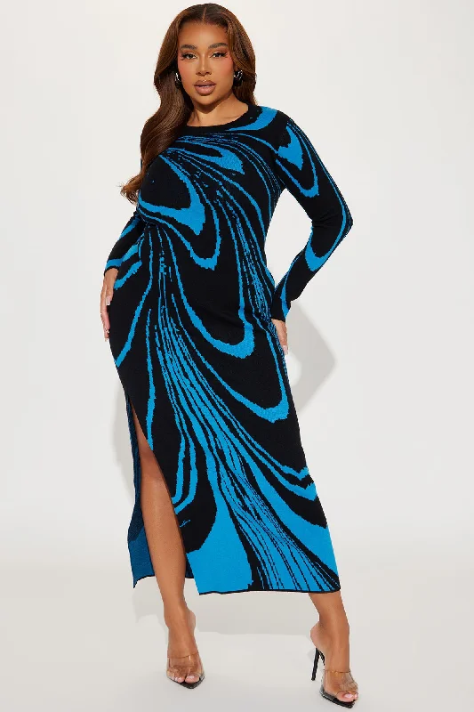 Amara Abstract Sweater Maxi Dress - Blue/combo