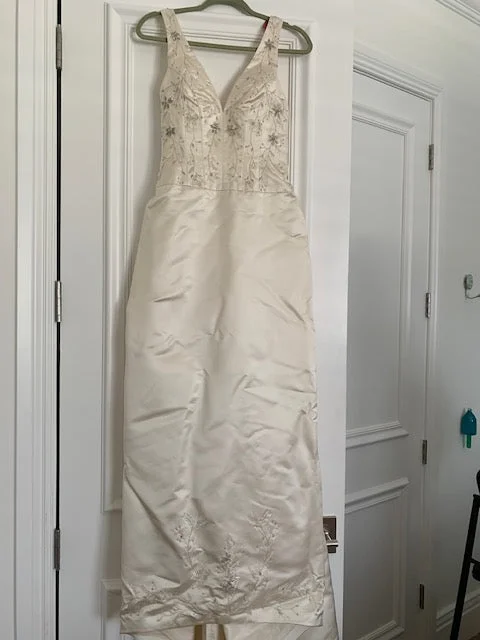Upgrade for Less!Carmela Sutera Sleeveless, V neck, open back