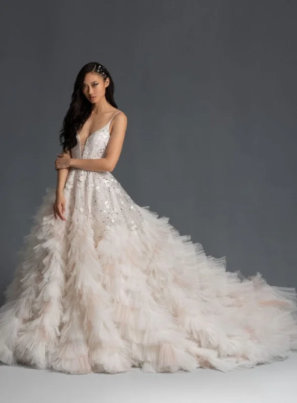 Your Shopping Spree Starts Here!Hayley Paige Max - Size 2
