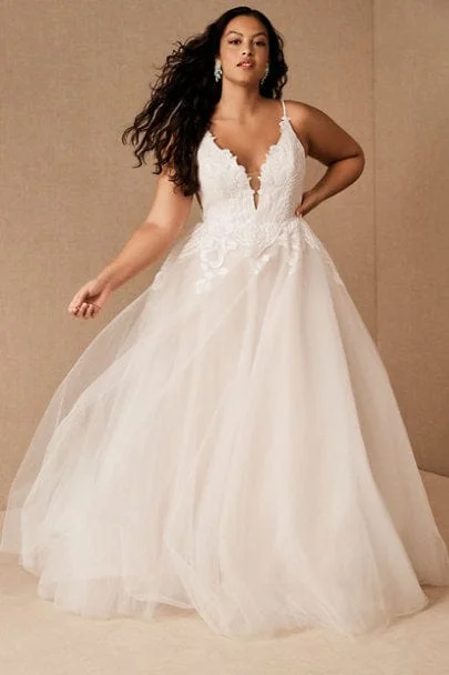 Shop the Hottest Deals!Hayley Paige Topanga - Size 22
