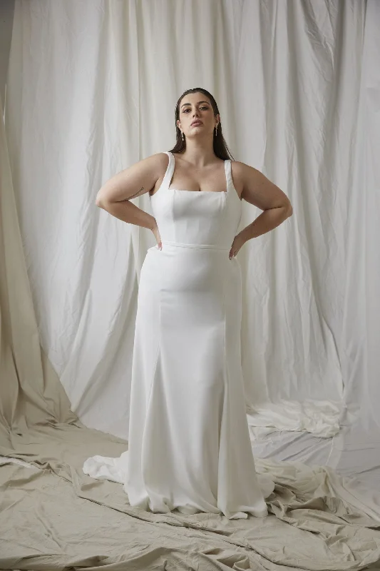 Unbeatable Prices!Hera Couture Cleo - Size 10