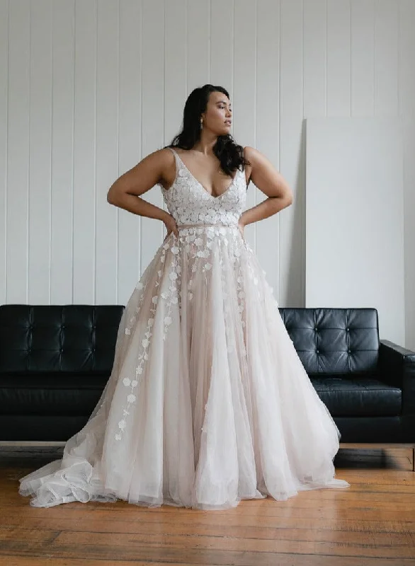 Save Up to 50% Off!Hera Couture Lavant - Size 18