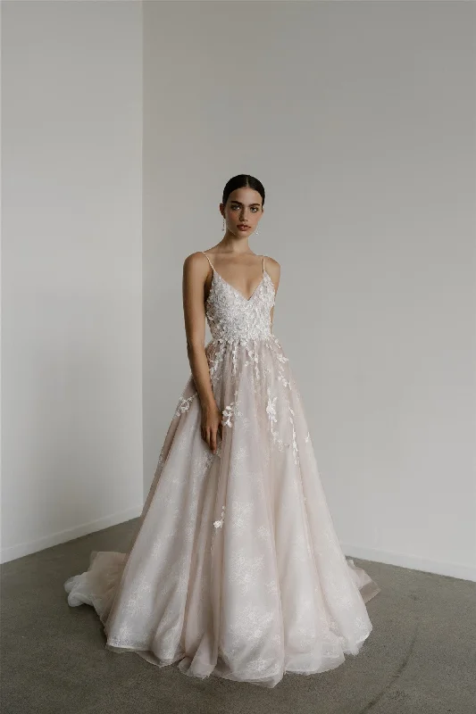 Massive Price Cuts!Hera Couture Topaz - Size 8