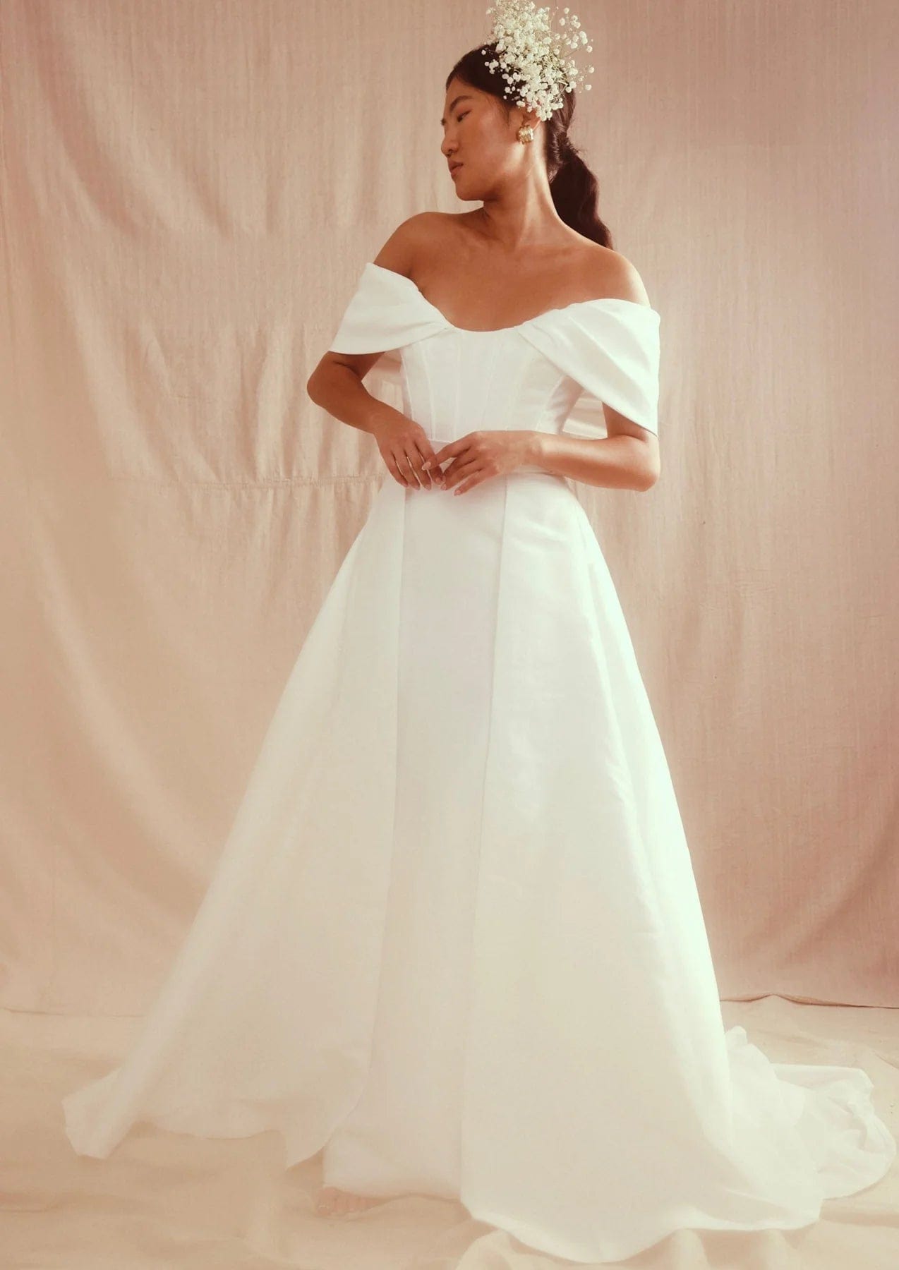 Don't Miss Out!House of Renhue Anderson Overskirt - Size 6