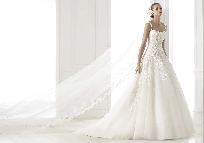Huge Price Cuts Await!Pronovias Bilma