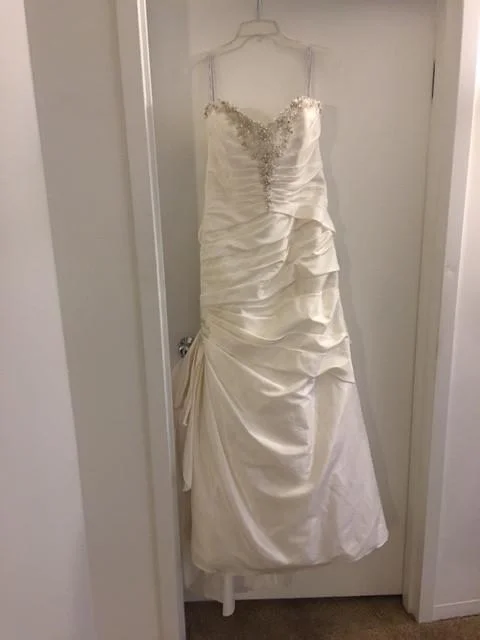 Enjoy Huge Discounts Now!Alfred Angelo 2402