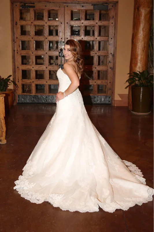 Today Only – Don’t Miss It!Alfred Angelo 2438