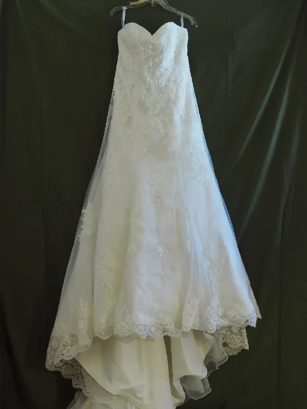 Exclusive Savings This Week!Alfred Angelo 2438