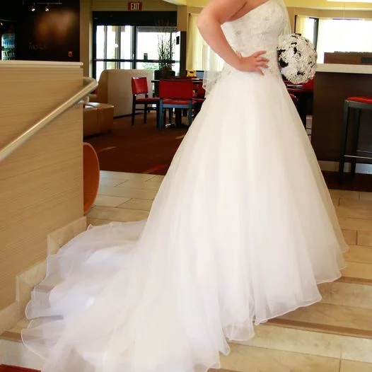 Hot Deals You Can’t Resist!Alfred Angelo 2450