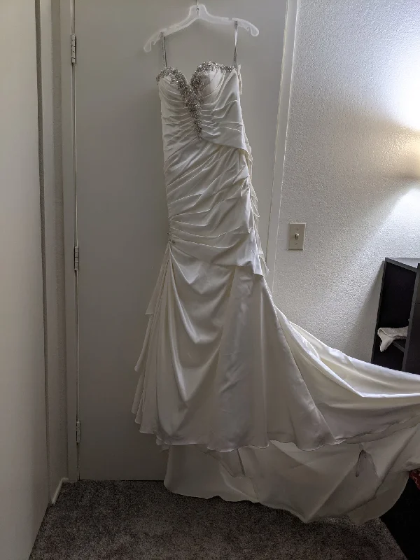 Limited Stock Available!Alfred Angelo 2520