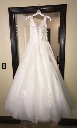 Limited Time Offer!Alfred Angelo 2577