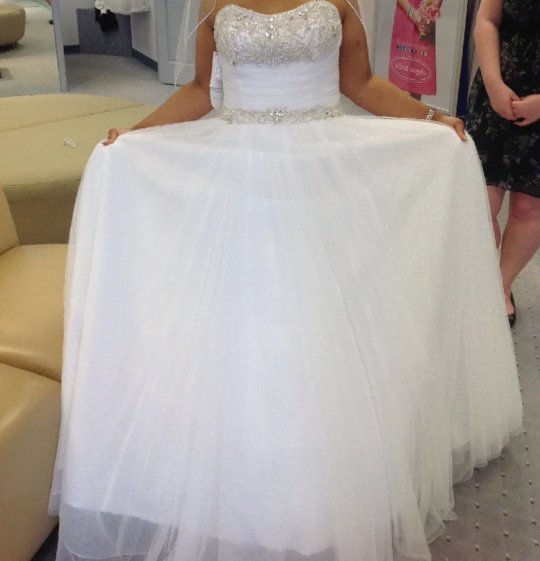 Flash Sale – Act Fast!Alfred Angelo