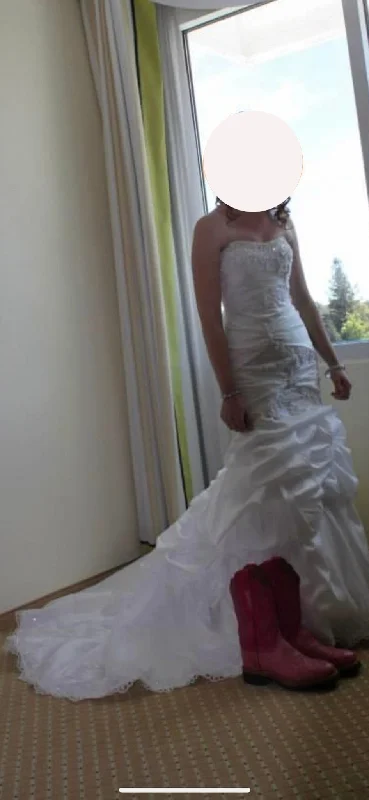Today’s Deals, Tomorrow’s Regrets!Alfred Angelo Ariel 201