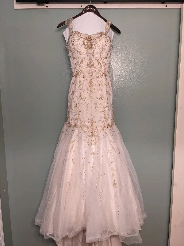 Best Price of the Season!Alfred Angelo Disney Tiana 253