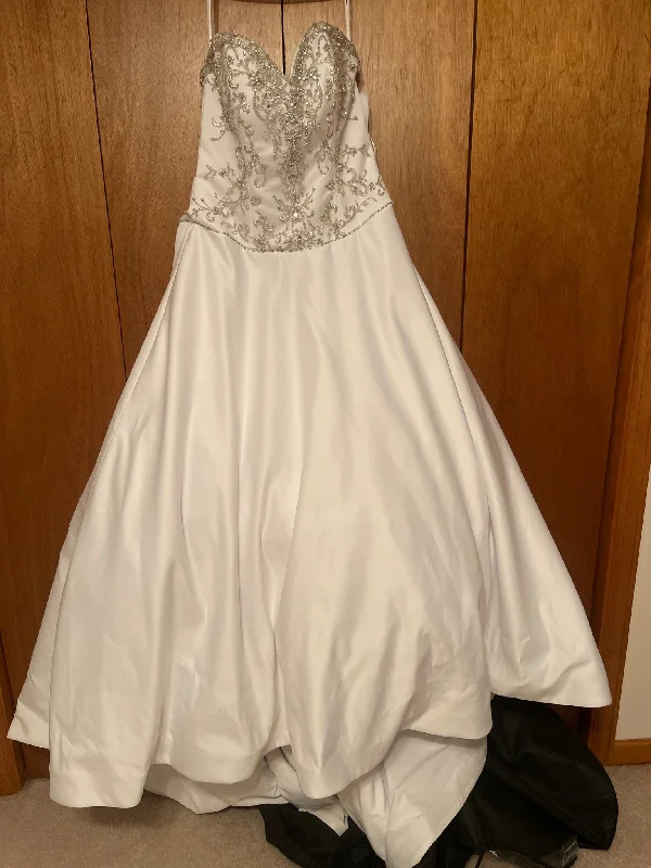 Your Discount is Waiting!Alfred Angelo Jasmine Style 222