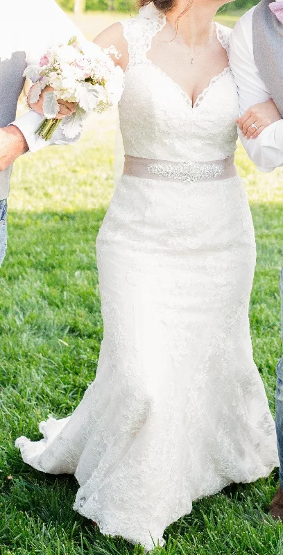 Limited Edition, Limited Price!Alfred Angelo Modern Vintage