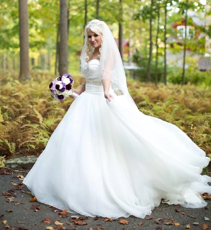 Shop Today, Save Tomorrow!Alfred Angelo Snow White 250