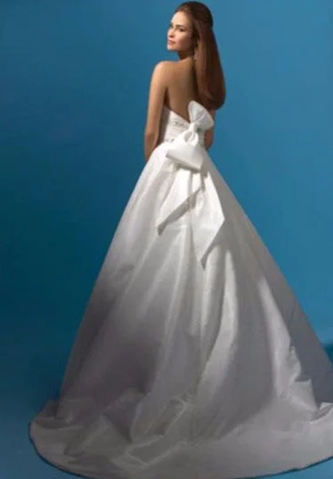 Great Deals, Just for You!Alfred Angelo Tucker