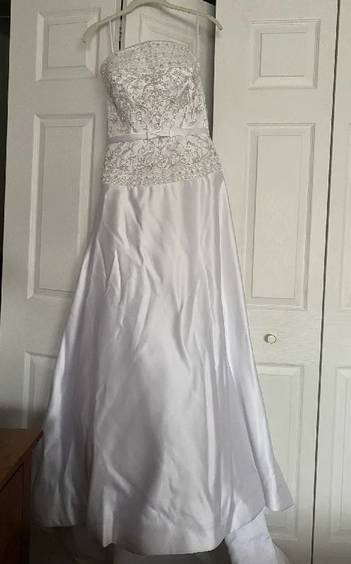 Limited Deals, Unlimited Savings!Allure Bridals 10/897962