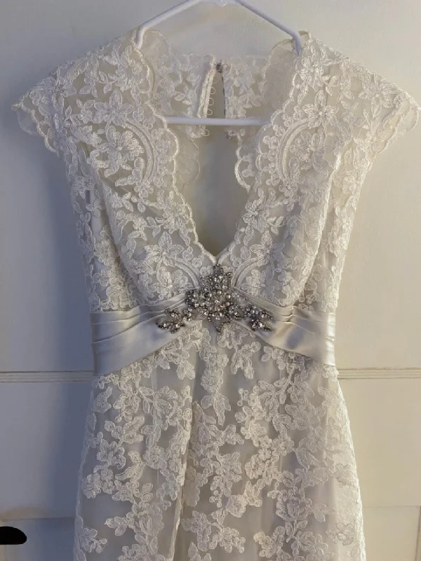 Price Drop Alert!Allure Bridals 2619