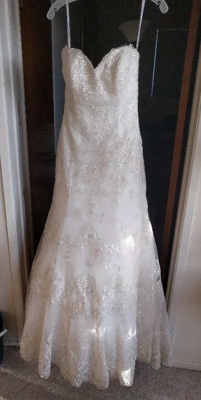 Seasonal Sale – Shop Now!Allure Bridals 2712