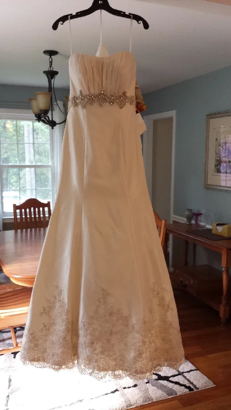 Unlock Huge Savings Now!Allure Bridals 8605