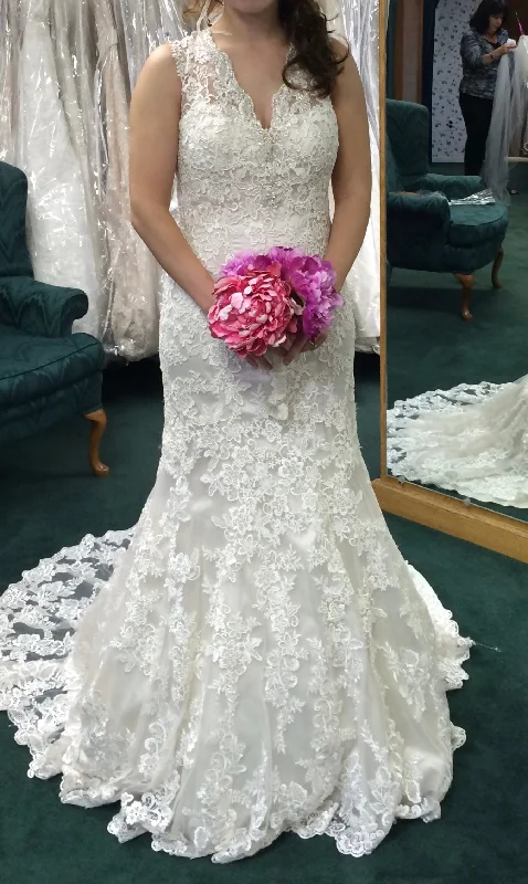 Everything Must Go!Allure Bridals 9104