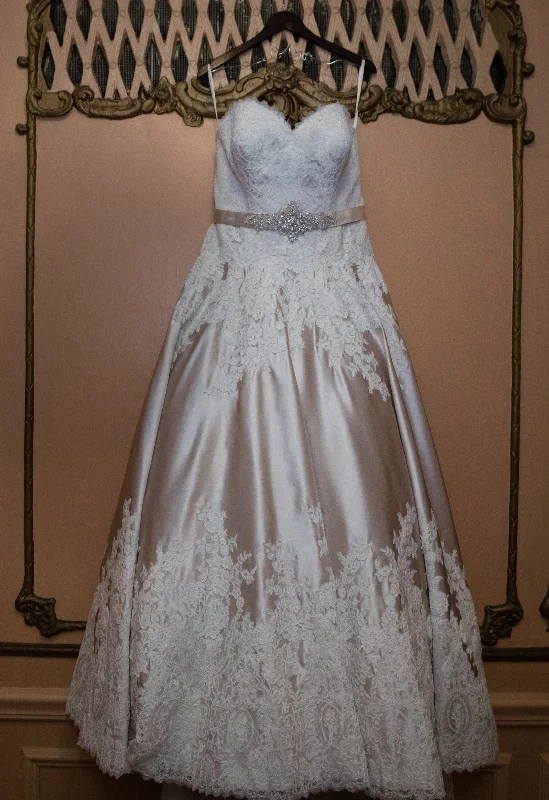 Massive Price Cuts!Allure Bridals 9303