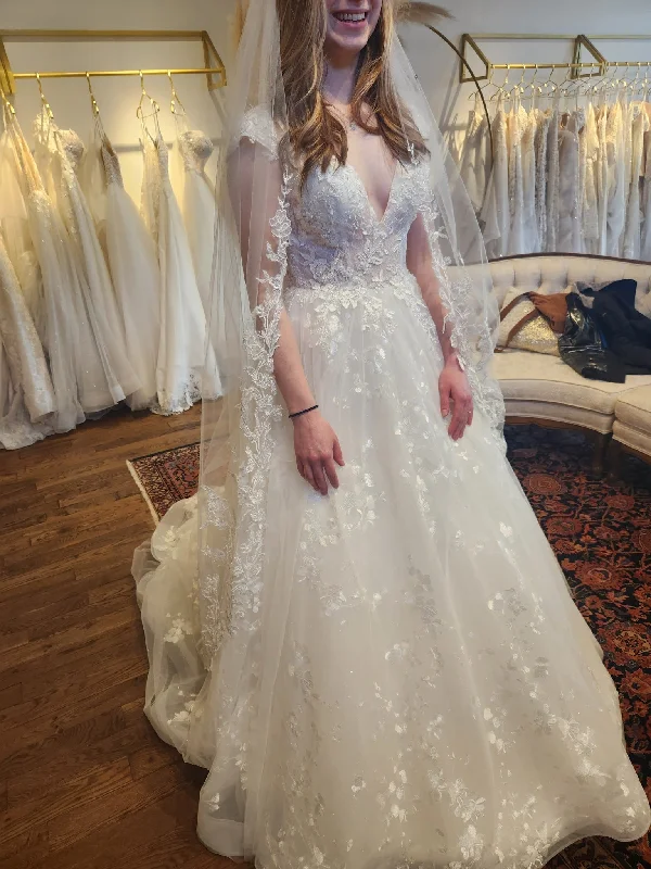 Must-Have Deals Inside!Allure Bridals Astrid