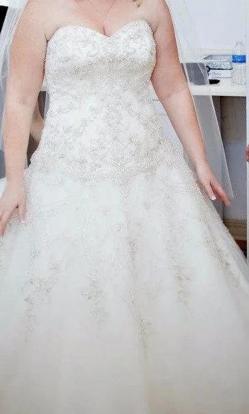 Find the Best Deals Here!Allure Bridals P854
