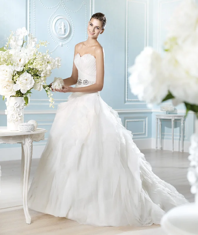 Snag the Best Prices Now!Pronovias Arosa