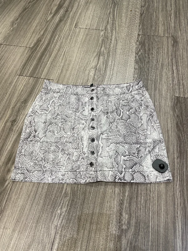 Your Chance to Save is Now!Animal Print Skirt Mini & Short White House Black Market, Size 12