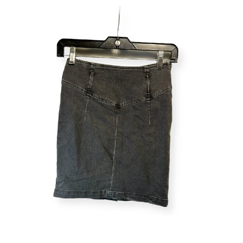 The Sale You’ve Been Waiting For!Black Skirt Mini & Short Free People, Size 2