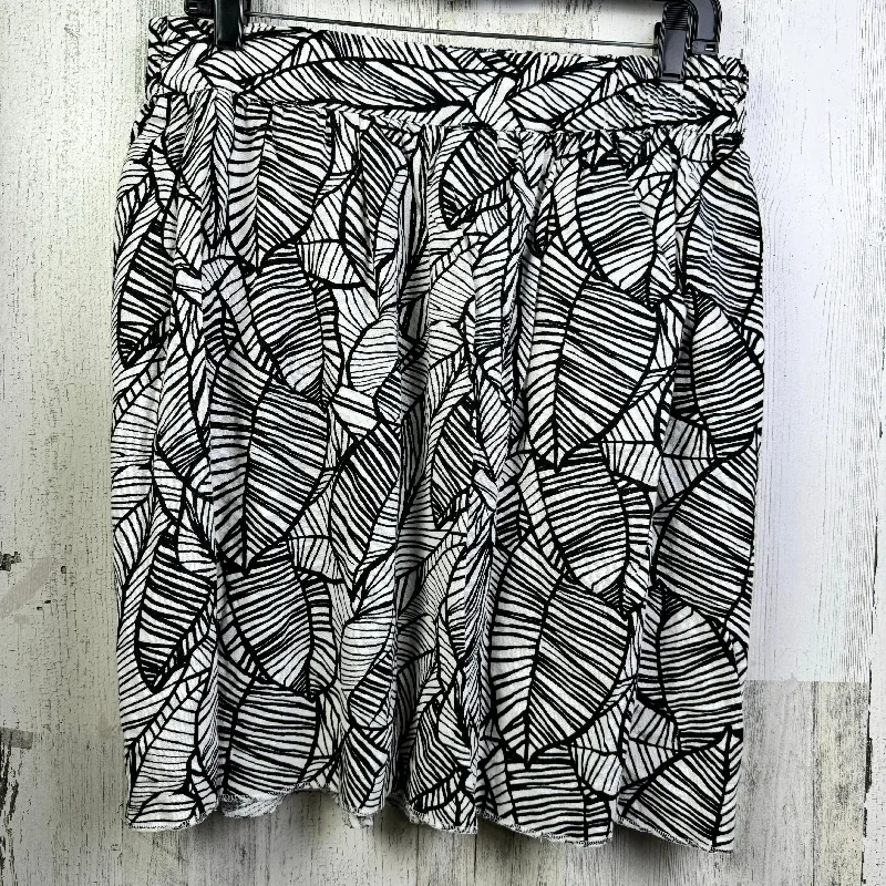 Your Shopping Spree Starts Here!Black & White Skirt Mini & Short Loft, Size 16