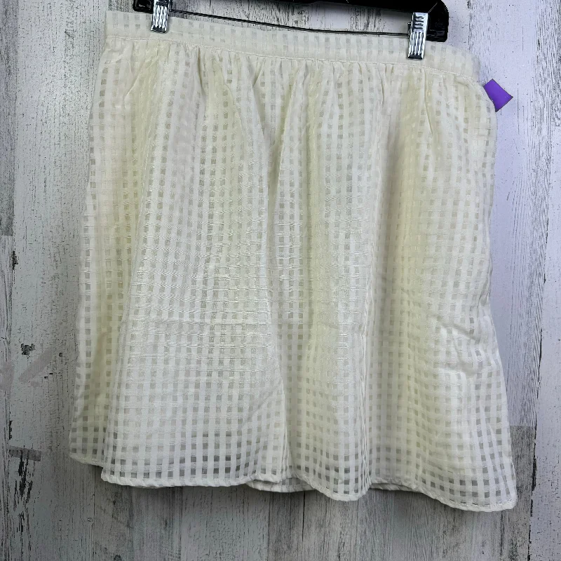 Get Ready to Save!Cream Skirt Mini & Short Maison Jules, Size 16