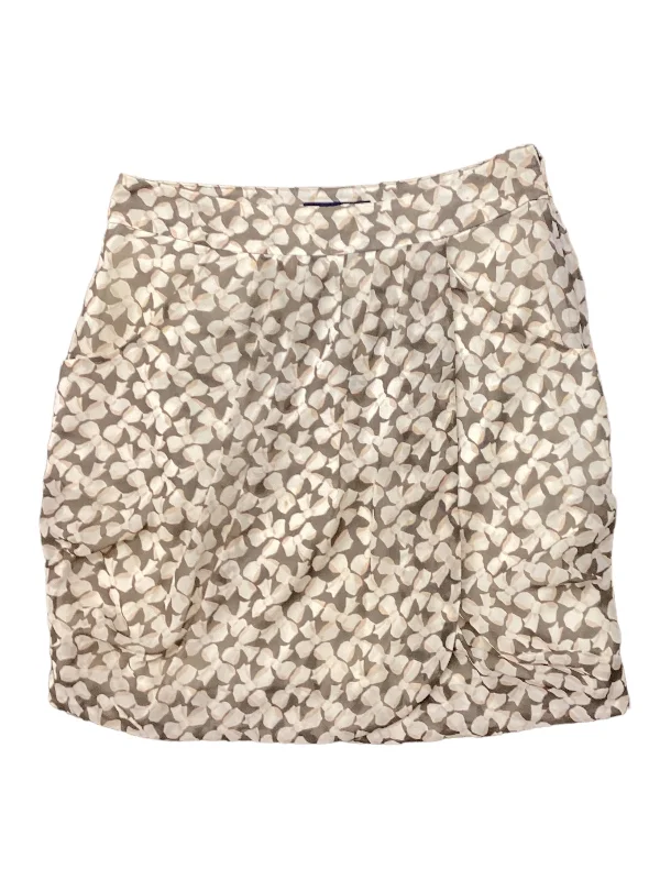 Shop Before It’s Gone!Green & Tan Skirt Mini & Short Banana Republic, Size 6