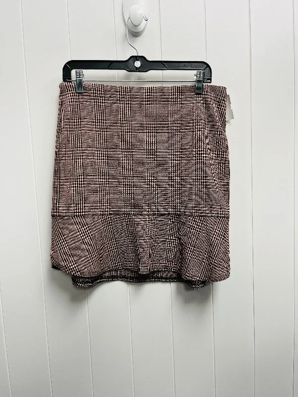 Your Wallet Will Thank You!Red Skirt Mini & Short White House Black Market, Size 6
