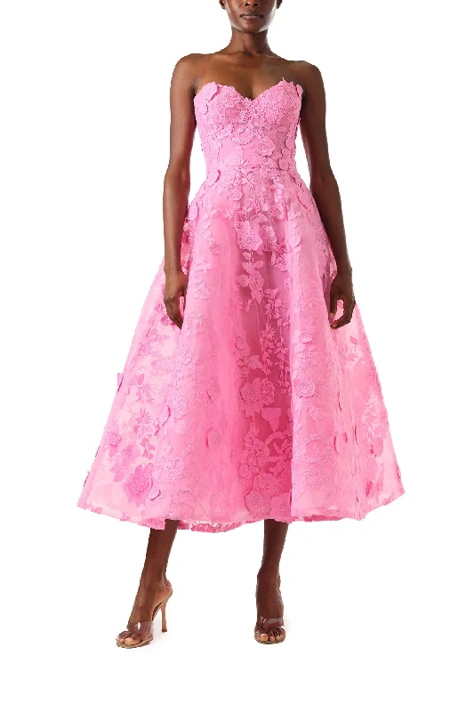 The Best Deals Won’t Wait!Strapless Lace Tea Length Dress